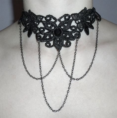 Black Gothic Choker Chains Necklace Venice  Venise  by JusDesigns, £7.00 Joker Necklace, Elegant Vampire, Vampire Victorian, Victorian Choker, Gothic Choker, Goth Choker, Jewelry Victorian, Goth Necklace, Gothic Chokers