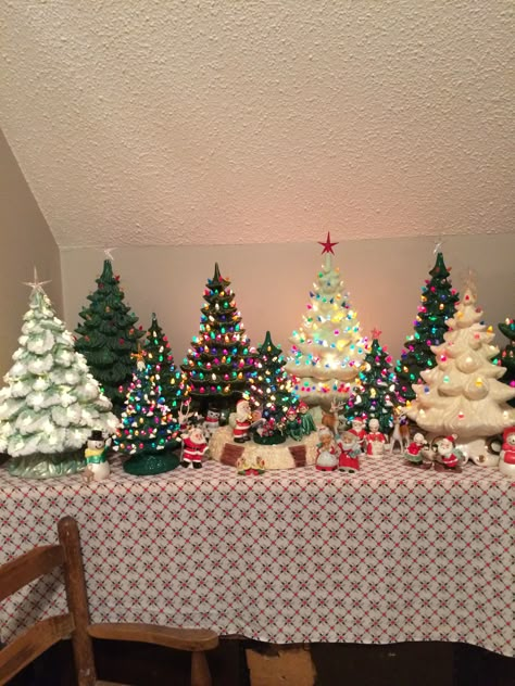 Ceramic Christmas Tree Collection, Vintage Ceramic Tree, Ceramic Christmas Trees Display, Vintage Ceramic Christmas Tree Display, Ceramic Christmas Trees With Lights, Ceramic Tree Display, Ceramic Christmas Tree Display, Christmas Reception, Christmas Indoor Decorations