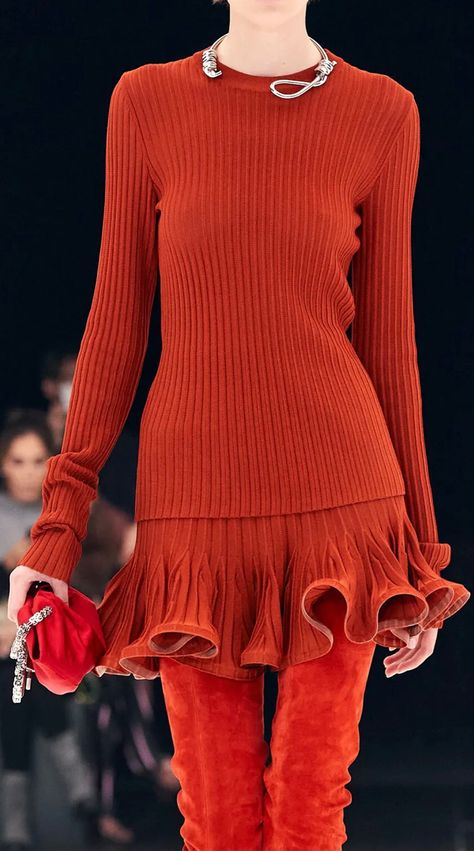 Structured Knitwear, Knitwear Fashion Design, Crinoline Dress, Knitwear Details, Knitwear Fashion, Silk Mini Dress, Knit Outfit, Knit Fashion, Winter Fashion Outfits