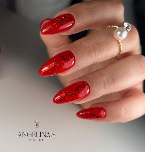 Red Foil Nails, Red Nails Inspo, Foil Nail Designs, S Nails, Red Foil, Foil Nails, Xmas Nails, Christmas Nail Art, Nails Inspo