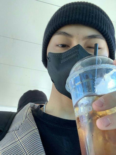 Jay Enhypen, Jay Park, Gatorade Bottle, Pledis Entertainment, Boyfriend Pictures, Boyfriend Material, A Man, Jay, Wattpad