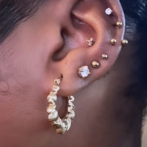 Piercing Placement Ideas, Piercing Ideas Black Women, Ear Piercing Ideas Black Women, Left Ear Piercings, Types Of Ear Piercings Chart, Ear Piercing Ideas Black, Eat Piercing, Piercing Placement, Piercings Chart