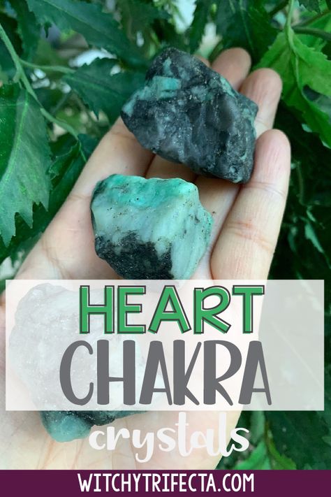 Essential Oil Blends For Heart Chakra, Heart Chakra Crystals, Blocked Heart Chakra, Stones For Healing, Sacral Chakra Affirmation, Crystals Healing Grids, Crystal Tips, Enlarged Heart, Throat Chakra Crystals