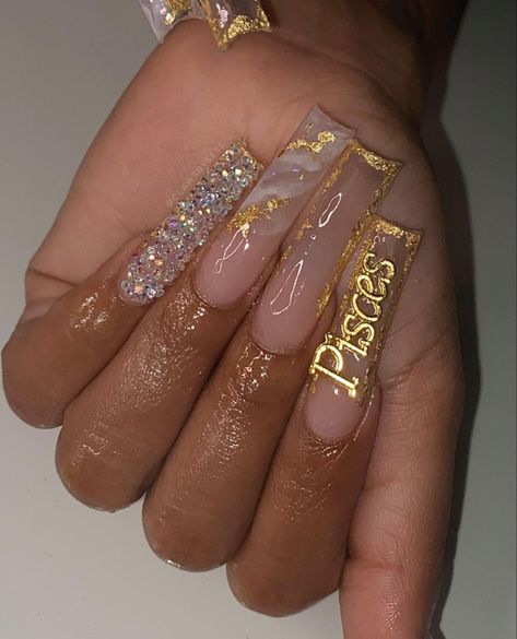 21st Birthday Nails, Nail Designs Bling, Birthday Nail Designs, Bday Nails, Birthday Nail, Gold Acrylic Nails, Acrylic Nail Set, 21 Birthday, Colored Acrylic Nails