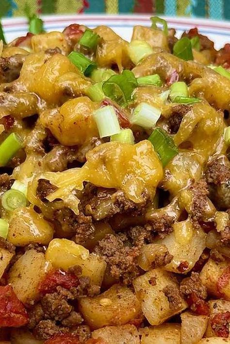 Hamburger Skillet Meals Ground Beef, Ground Beef And Shredded Potato Recipes, Loaded Potatoes With Ground Beef, Aldi Ground Beef Recipes, Ground Beef And Pierogies, Cowboy Skillet Ground Beef, Cheesy Beef Skillet, Buttery Beef And Potatoes, Cheesy Taco Potato Skillet