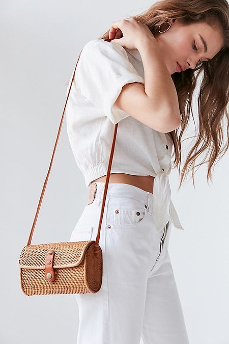 Straw Bag Outfit, Straw Crossbody Bag, Bag Outfit, Rattan Bag, Ootd Summer, Rich Girl, French Girl, Black Cross Body Bag, Mode Inspiration