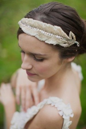 Irish Botanical Wedding Ideas Veil Hair Piece, Feathers Wedding, Botanical Wedding Inspiration, Cakes Flowers, Wedding Headwear, Hair Garland, Event Stylist, Wedding Headpieces, Feather Headpiece