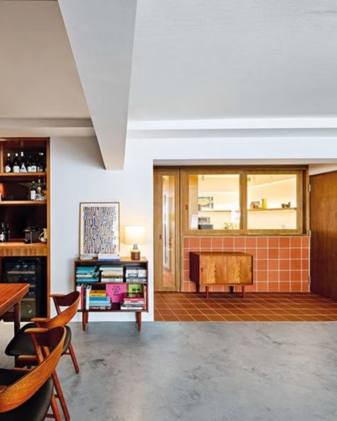 Terracotta tiles in this 5-room HDB add to the old-school charm of this mid-century modern style home 🪑🪞, along with warm wooden panels and Danish furnishings to fit the overall aesthetics. ID: @threedconceptwerke 👉 Read more at our #linkinbio! 💌 Comment "HOUSE TOUR" to share your home story on Home & Decor! #sghome #sginterior #interiordesign #singapore #HDB #mcm #midcentury #wooden #danishfurnishing Mid Century Interior, Modern Style Homes, Charm School, Terracotta Tiles, House Tour, Mid Century Modern Style, Style Home, House Tours, Century Modern