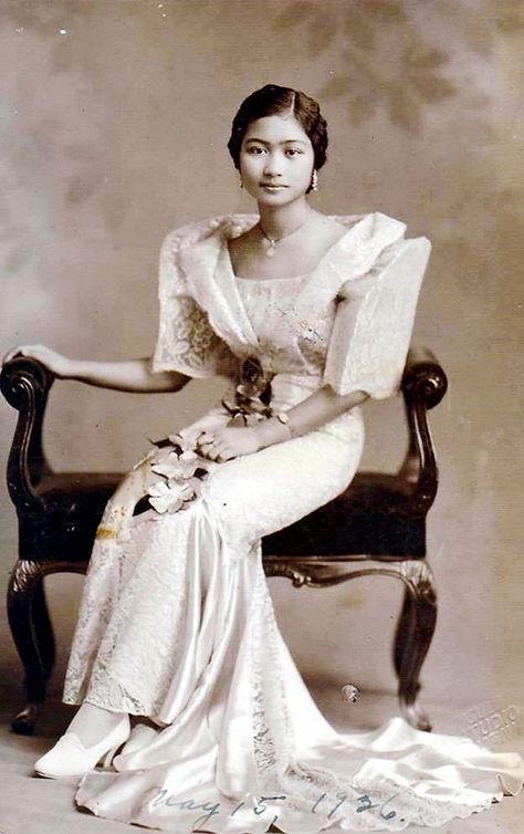 Kasaysayan Ng Pilipinas, Natalie Clifford Barney, Filipino Fashion, Vintage Foto's, Filipiniana Dress, 1900s Fashion, Portrait Vintage, Victorian Women, Foto Vintage