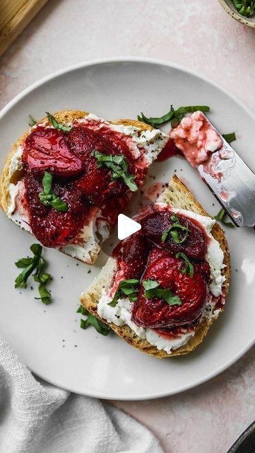 CARRIE WALDER, MS, RD on Instagram: "Here’s how easy it is to make the most delicious whipped feta with balsamic roasted strawberries + basil ❤️. This is such a delicious summer appetizer, made with only 9 ingredients. You can serve it as a dip, crostini, or open-faced toast. I’d love to know if you make it!!  You can find the full recipe on the blog at this link 👉🏼 https://www.walderwellness.com/whipped-feta-with-strawberries/  #whippedfeta #strawberries #strawberryrecipes #feta #healthyappetizers #easyappetizers #appetizers #easyrecipes #healthyfood" Whipped Feta Crostini Appetizers, Whipped Feta Crostini With Hot Honey, Strawberry Ricotta Crostini, Whipped Feta Crostini, Balsamic Roasted Strawberries, Tomato Crostini With Whipped Feta, Cake Sandwiches, Roasted Strawberries, Whipped Feta