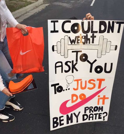 When your man love to Work out & Nike is his favorite, Do a simple Promposal like this :) Nike Homecoming Proposal, Gym Dance Proposal, Nike Hoco Proposal, Cute Simple Promposal Ideas, Promposal Ideas To Ask A Guy, Gym Promposal Ideas, Nike Promposal, Tolo Proposal Ideas For Guys, Promposal For Guys