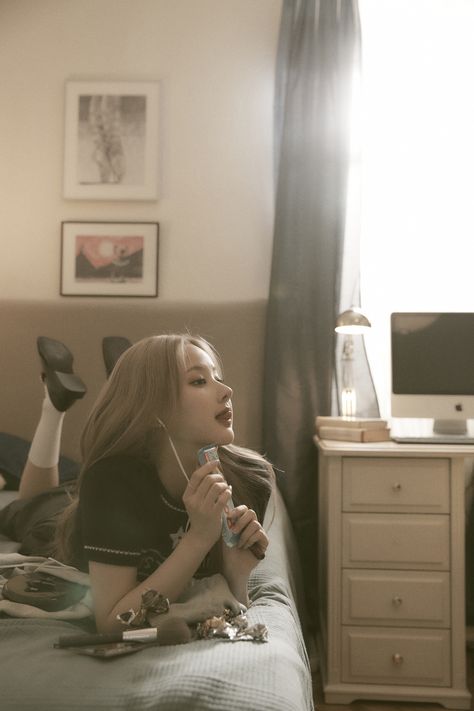 Kiss Of Life Kpop Aesthetic, Kpop Kiss, Kiss Of Life, Life Pictures, Elle Fanning, Kpop Aesthetic, Kpop Girl Groups, Mini Album, Dance Music