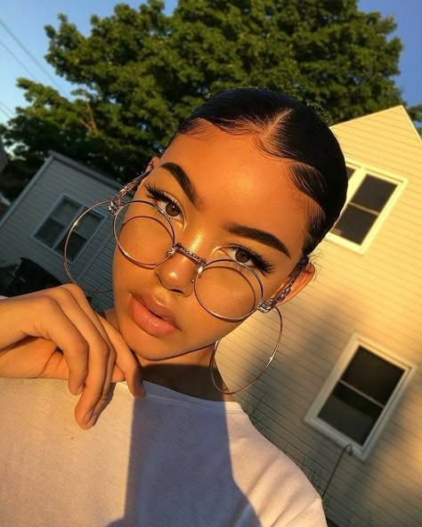 Edges Hair, Wearing Glasses, Baddie Hairstyles, Grunge Hair, Black Girls Hairstyles, Natural Hairstyles, Curly Hair Styles Naturally, Baby Hairstyles, Makeup Inspo