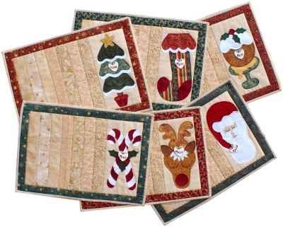 Placemat Patterns Free, Stocking Patterns, Quilted Placemat Patterns, Christmas Sewing Patterns, Placemat Patterns, Christmas Placemat, Christmas Quilting Projects, Quilted Table Runners Christmas, Quilted Placemats