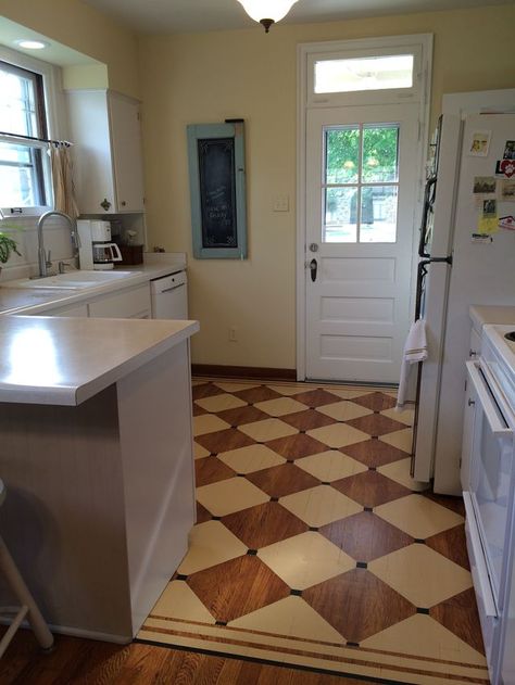 Painted Kitchen Floors, Stenciled Floors, 1920s Cottage, Vct Flooring, Painted Wooden Floors, Pretty Interiors, Floor Stencil, Checkered Floor, Georgia House