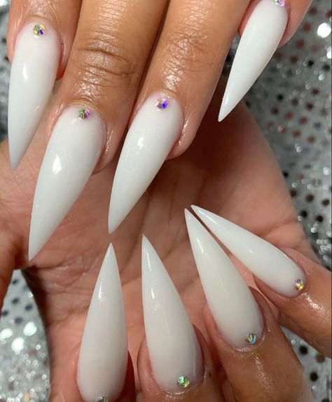 White Stelito Nails, White Stilletos Nails, Milky White Stiletto Nails, White Stiletto Nails Design, White Nails Stiletto, Medium Stilleto Nails, Stelito Nails, Stiletto Nails Summer, White Acrylic Nails With Glitter