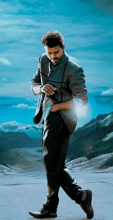 Thuppakki Thuppakki Vijay, Thalaiva Vijay, Thalapathy Wallpaper, Thinking Images, Vijay Actor Hd Images, Actor Vijay, Surya Actor, Vijay Thalapathy, Smile Icon