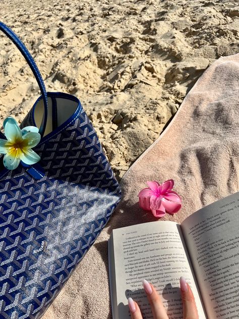 goyard bag, flower hair clip, beach, reading Goyard Bag Outfit, Summer Vision, Goyard Tote, Emi Jay, Dream Bags, Bag Flower, Goyard Bag, Aesthetic Life, Flower Hair Clip