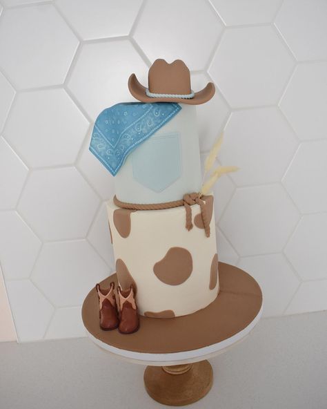 A Little Cowboy Is On The Way . . . . . . . . . #babyshowercake #littlecowboy #cake #themecake #babyshower #cakeideas #cakestyle #cakeart #cakedecorating #customcakes #cakecakecake #instacake #cakelover #cakedesign #cakedecorator #bizcocho #tampacakes #wesleychapel #cakeboss #cakeporn #cakeinspiration Western First Birthday Smash Cake, Smash Cake Rodeo, First Birthday Rodeo Theme Cake, Smash Cake Cowboy, Cowboy Theme Baby Shower Cake, 1st Rodeo Cake, 1st Birthday Cowboy Cake, Cowboy Cake Smash, Cowboy Baby Shower Cake