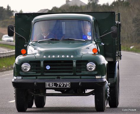 Paulk Workbench, Tipper Lorry, Ford Mustang Wallpaper, Bedford Truck, Old Wagons, Old Commercials, Old Lorries, Mercedes Benz Trucks, Classic Truck