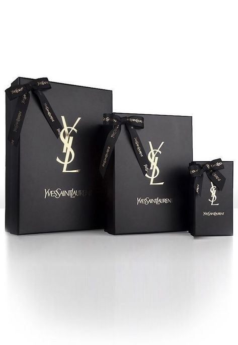 Luxury Brand Packaging, Desain Merek, Luxury Box Packaging, Shopping Bag Design, Paper Bag Design, Luxury Packaging Design, Clothing Packaging, Fashion Packaging, Box Packaging Design