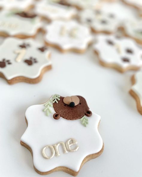 Birthday Sugar Cookies, Woodland Party Theme, First Birthday Cookies, Cake Artist, Bear Cookies, 1st Birthday Cake, Woodland Party, Boy First Birthday, Sweet Table