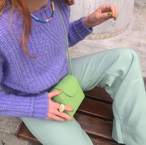 Street Style | Fashion |Purple Dweater | Green Bag Mango Bag, Mango Bags, Hex Girls, We Are Engaged, Fashion Purple, Velma Dinkley, Daphne Blake, Pastel Outfit, Plain Outfits