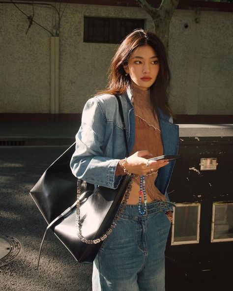 Asian Fashion Trends, Outfits Minimal, Trending Looks, Minimalist Street Style, Korean Street Style, Fashion Content, 얼짱 소녀, Model Outfits, Minimal Style