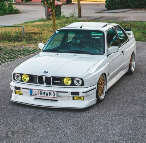 Bmw M30, Bmw M3 E30, Bavarian Motor Works, Bmw E30 M3, E30 M3, Bmw M Power, Pimped Out Cars, Bmw Alpina, Bmw Classic