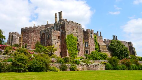 Conwy Castle, Berkeley Castle, Beardslee Castle, British Manor, Lowther Castle Gardens, Castle Gardens, Bunratty Castle Ireland, Castles In England, Wedding Venues Uk