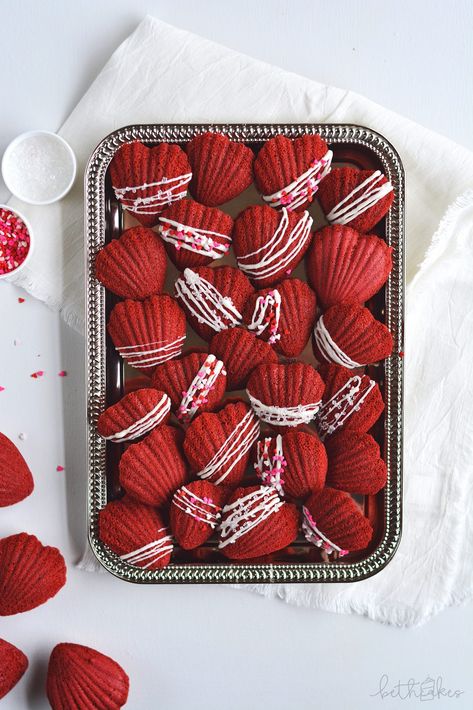 French Madeleines, Madeleine Recipe, Lemon Layer Cakes, Chocolate Chip Cake, Rum Cake, Vanilla Wafers, Gel Food Coloring, Coconut Rum, Mint Chocolate Chips