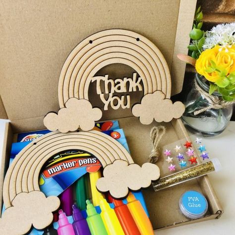 Birthday Party Souvenirs, Lézervágott Fa, Art Kits For Kids, Not On The High Street, Sharpie Pens, Wooden Rainbow, Rainbow Crafts, Wooden Shapes, Diy Craft Kits