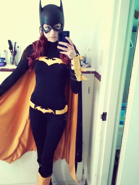 Batgirl cosplay by Kasandra cowl by reevzfx Cute Batman Costume, Batman Girl Costume, Batgirl Costume Diy, Batman Costume Women, Costumes For Women Halloween, Batwoman Cosplay, Redhead Costume, Diy Cowl, Batman Girl