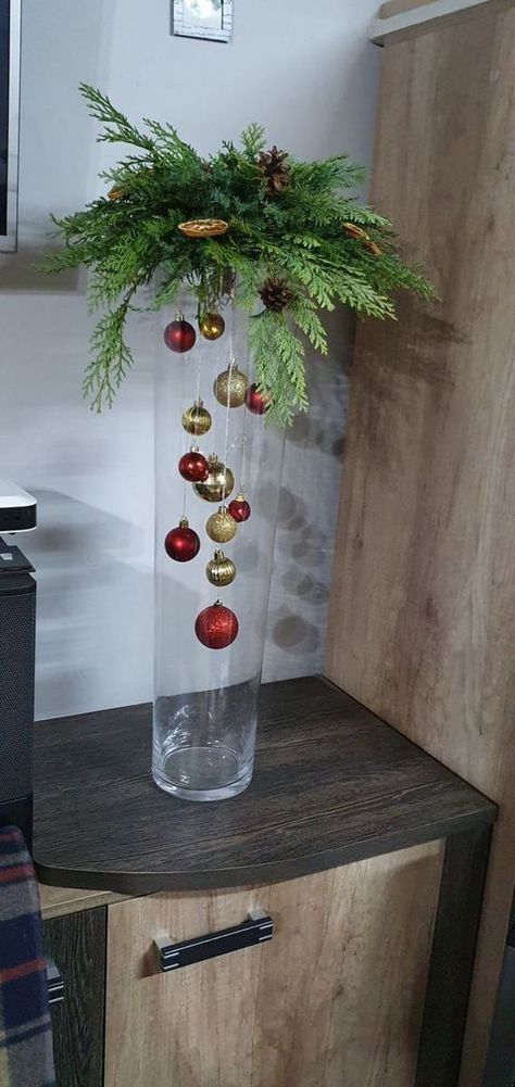 Simple Rustic Christmas Tree Decorations, Banquet Christmas Decorations, Tall Vase Christmas Decor, Old Fashioned Christmas Decorations Diy, Christmas Decor Top Of Kitchen Cabinets, 2023 Christmas Ornament, Simple Christmas Floral Arrangements, Pine Tree Branches Decor Diy Christmas, Gazebo Christmas Decorating Ideas