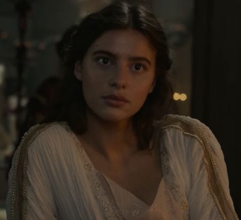 Medieval Woman, Lady In Waiting, Ethereal Makeup, Fantasy Aesthetic, Aesthetic Images, Stop Motion, Aesthetic Photo, Face Claims, Character Inspiration