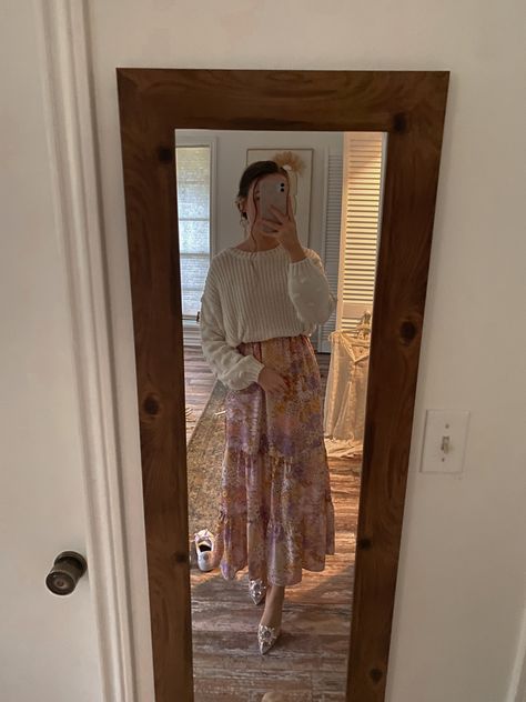 Modest But Trendy Outfits, Modest Homemaker Outfit, Modest Christian Women Outfits, Long Skirt Outfit Modest, History Teacher Aesthetic Outfits, Modest Formal Outfits, Cute Overalls Outfits, Sunday Outfit Ideas Church, Christian Outfit Ideas