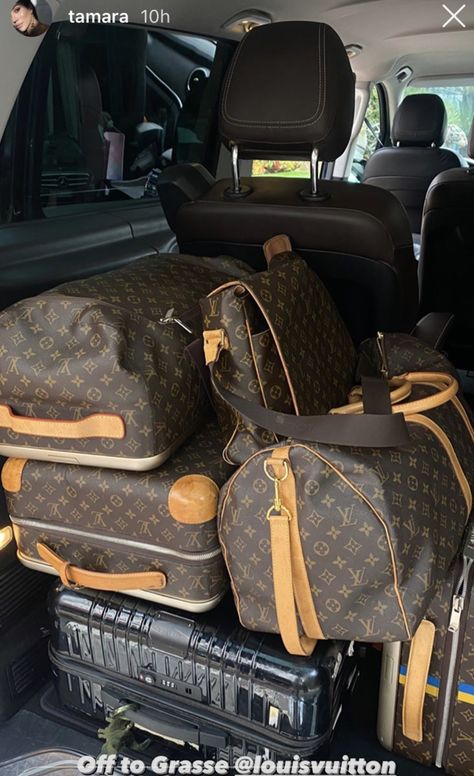 Louis Vuitton Travel, Super Rich Kids, Rich Girl Lifestyle, Luxury Lifestyle Dreams, Luxury Purses, Future Lifestyle, Rich Life, Louis Vuitton Men, Cute Bags