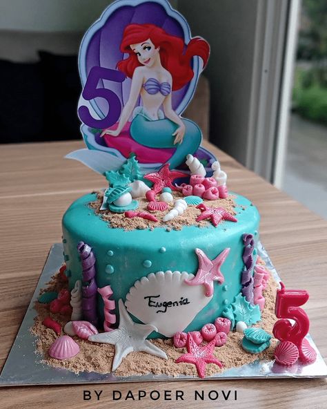 Disneys Ariel Cake Design Images (Cake Gateau Ideas) - 2020 Ariel Birthday Party Cake, Ariel Cake Design, Ariel Cake Ideas, Ariel The Little Mermaid Cake, Princess Ariel Cake, Cake Ariel, Ariel Birthday Cake, Little Mermaid Birthday Cake, Cake Design Images