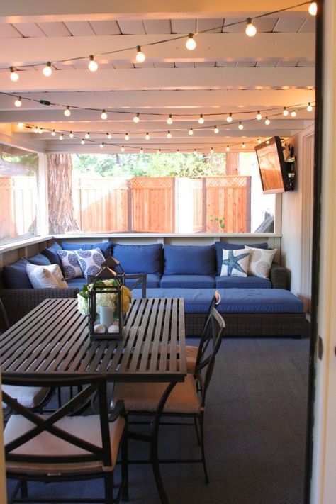 I love my screened-in patio! Can't wait to use it again this spring / summer! Diy Patio Ideas, Design Per Patio, Veranda Design, Deck Outdoor, Screened Porch Designs, Enclosed Porch, Sunroom Decorating, Enclosed Porches, Enclosed Patio