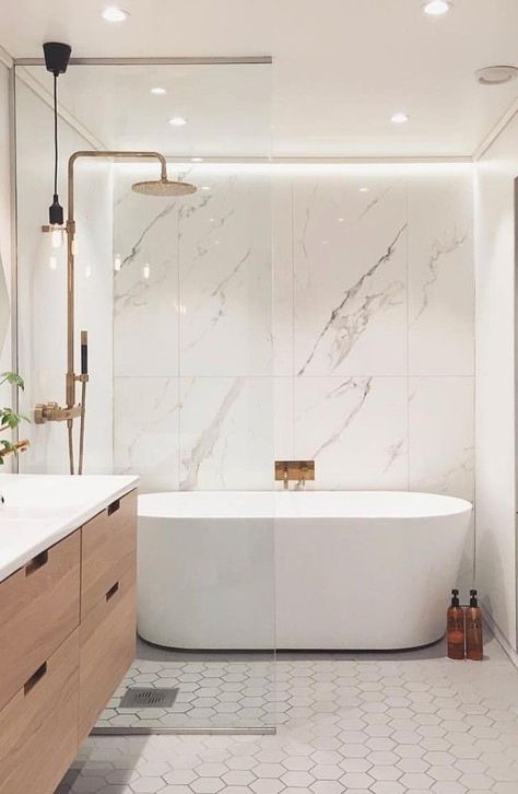 Makeover Kamar Mandi, Bathroom Remodel Pictures, Bathroom Tile Designs, Small Bathroom Storage, 아파트 인테리어, Bad Design, Bathroom Renos, Bath Tub, Joanna Gaines