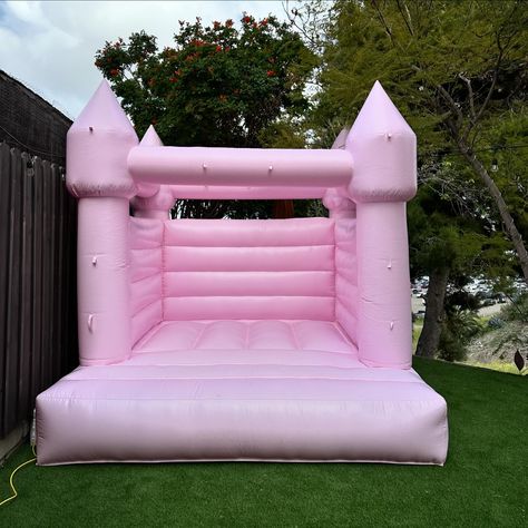 Mini pink jumper 😍 always thinking about your little ones ☀️ Wedding Bounce House, Kids Party Rentals, House Castle, Mini Pastel, Bouncy House, Pink Castle, Pink Jumper, Modern Party, Always Thinking Of You