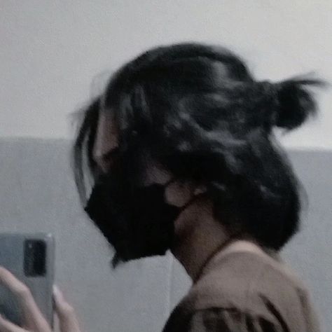 Shirt Hair Ponytail, Eren Jaeger Haircut, Messy Black Hair Guy, Eren Jaeger Hairstyle, Eren Hairstyle, Fluffy Messy Hair, Black Messy Hair, Messy Black Hair, Boys Ponytail