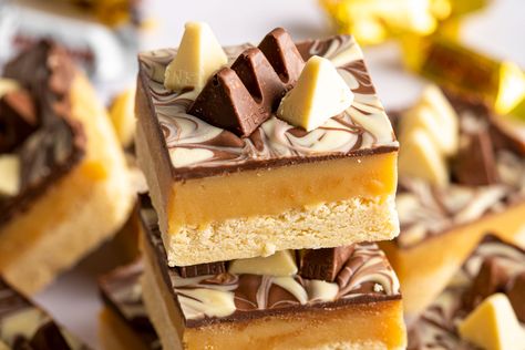 Toblerone Millionaire's Shortbread Recipe (gluten-free) Gf Bars, Condensed Milk Recipes Easy, Traybake Recipes, Millionaire Shortbread Recipe, Millionaires Shortbread, Millionaire's Shortbread, Rich Christmas, Caramel Ingredients, Millionaire Shortbread