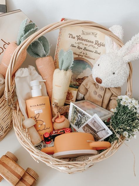 an easter basket for parks nash Neutral Easter Basket Ideas, Nature Easter Basket, Easter Presents For Kids, Easter Basket For Baby Boy, Easter Baskets For Babies, Easter Gift Boxes Ideas, Easter Basket Aesthetic, Infant Easter Basket Ideas, Aesthetic Easter Basket