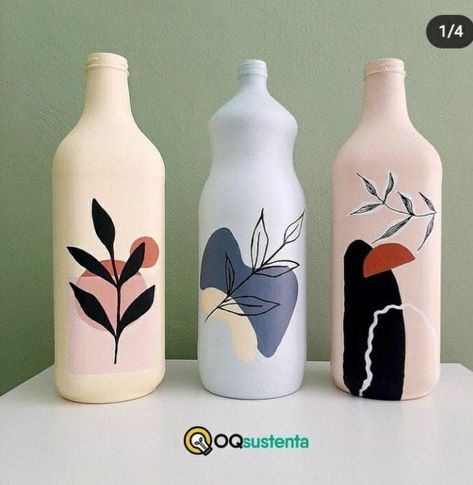 Glass Bottles Art Diy, Aesthetic Bottle Painting, Cute Bottle Painting, Bottle Art Ideas Paint, Aesthetic Bottle Art, Glass Bottle Painting Designs, Bottle Painting Ideas, Glass Bottle Painting, Glass Bottle Diy Decoration