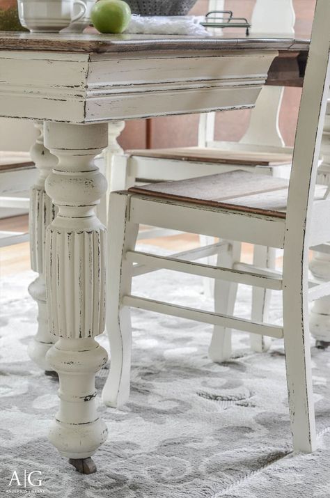 Beautiful antique table and chairs refinished with chalk paint.  |  www.andersonandgrant.com Painted Dining Room Table, Antique Dining Table, Antique Dining Room, Painted Kitchen Tables, Dining Table Makeover, Kitchen Table Makeover, Antique Dining Tables, Table Makeover, Table Chairs