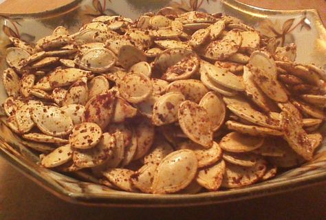 BBQ Roasted Pumpkin Seeds Cooking Pumpkin Seeds In The Oven, Bbq Pumpkin Seeds, Cook Pumpkin Seeds In Oven, Roast Pumpkin Seeds, Roast Pumpkin Seeds Recipe, Flavored Pumpkin Seeds, Bbq Roast, Pumpkin Seed Recipes, Roasted Pumpkin Seeds