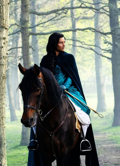 Simone Ashley as Kate/Kathani Sharma in “Bridgerton” (TV Series, 2020- ). Bridgerton Birthday Party, Kate Sharma, Anthony Bridgerton, Proper English, Riding Habit, Jonathan Bailey, Horse Camp, Septième Art, Lady Mary