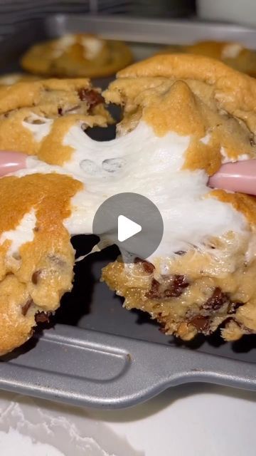 BLACK FOODIE FINDER ® on Instagram: "Have you tried the Viral Tik Tok Cookie trend yet?😋🍪⁣ ⁣ (via @eatandsipnet )⁣ ⁣ ⁣ #BlackFoodieFinder⁣ ⁣ —————————————————————⁣ 𝗙𝗼𝗹𝗹𝗼𝘄 @𝗯𝗹𝗮𝗰𝗸𝗳𝗼𝗼𝗱𝗶𝗲𝗳𝗶𝗻𝗱𝗲𝗿 & 𝗱𝗼𝘄𝗻𝗹𝗼𝗮𝗱 𝗼𝘂𝗿 𝗮𝗽𝗽 𝗳𝗼𝗿 𝗯𝗹𝗮𝗰𝗸 𝗲𝗮𝘁𝗲𝗿𝘆, 𝗰𝗵𝗲𝗳𝘀, 𝗿𝗲𝗰𝗶𝗽𝗲𝘀 & 𝗺𝗼𝗿𝗲. ⁣#𝗕𝗙𝗙📍⁣ —————————————————————⁣ 𝘍𝘰𝘳 𝘧𝘦𝘢𝘵𝘶𝘳𝘦𝘥 𝘴𝘶𝘣𝘮𝘪𝘴𝘴𝘪𝘰𝘯𝘴 & 𝘭𝘪𝘴𝘵𝘪𝘯𝘨, 𝘱𝘭𝘦𝘢𝘴𝘦 𝘴𝘦𝘦 𝘰𝘶𝘳 𝘸𝘦𝘣𝘴𝘪𝘵𝘦.⁣ ===============================⁣ 𝘍𝘪𝘯𝘥 𝘤𝘩𝘦𝘧𝘴 𝘧𝘰𝘳 𝘩𝘪𝘳𝘦 𝘢𝘵 𝘽𝙡𝙖𝙘𝙠𝘾𝙝𝙚𝙛.𝙘𝙤𝙢⁣ ===============================⁣" Chefs Recipes, What The Duck, Have You Tried, You Tried, Tik Tok, Things To Sell, On Instagram, Instagram, Black