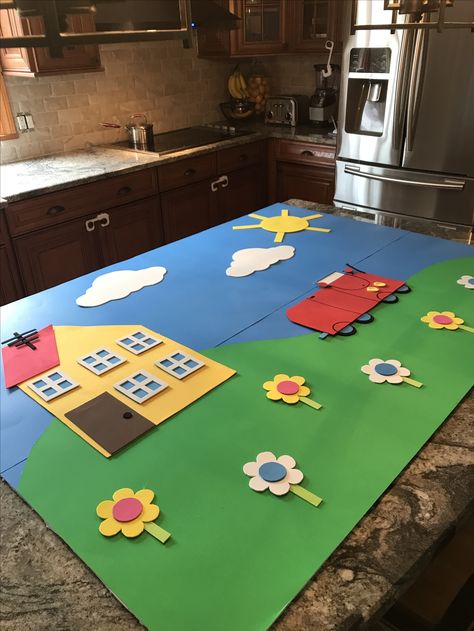 Peppa Pig Classroom Theme, Peppa Pig Trunk Or Treat, George Pig Birthday Party Decorations, Peppa Pig Birthday Party Diy, Diy Peppa Pig Birthday Party, Peppa Pig House Diy, Peppa Pig Diy Decorations, Diy Peppa Pig Decorations, Peppa Pig Birthday Party Decorations Diy